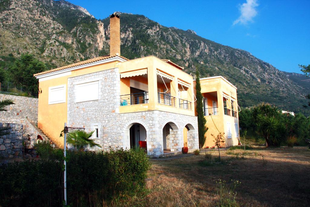 Sea And Mountain View Villa Kalamáta Kültér fotó